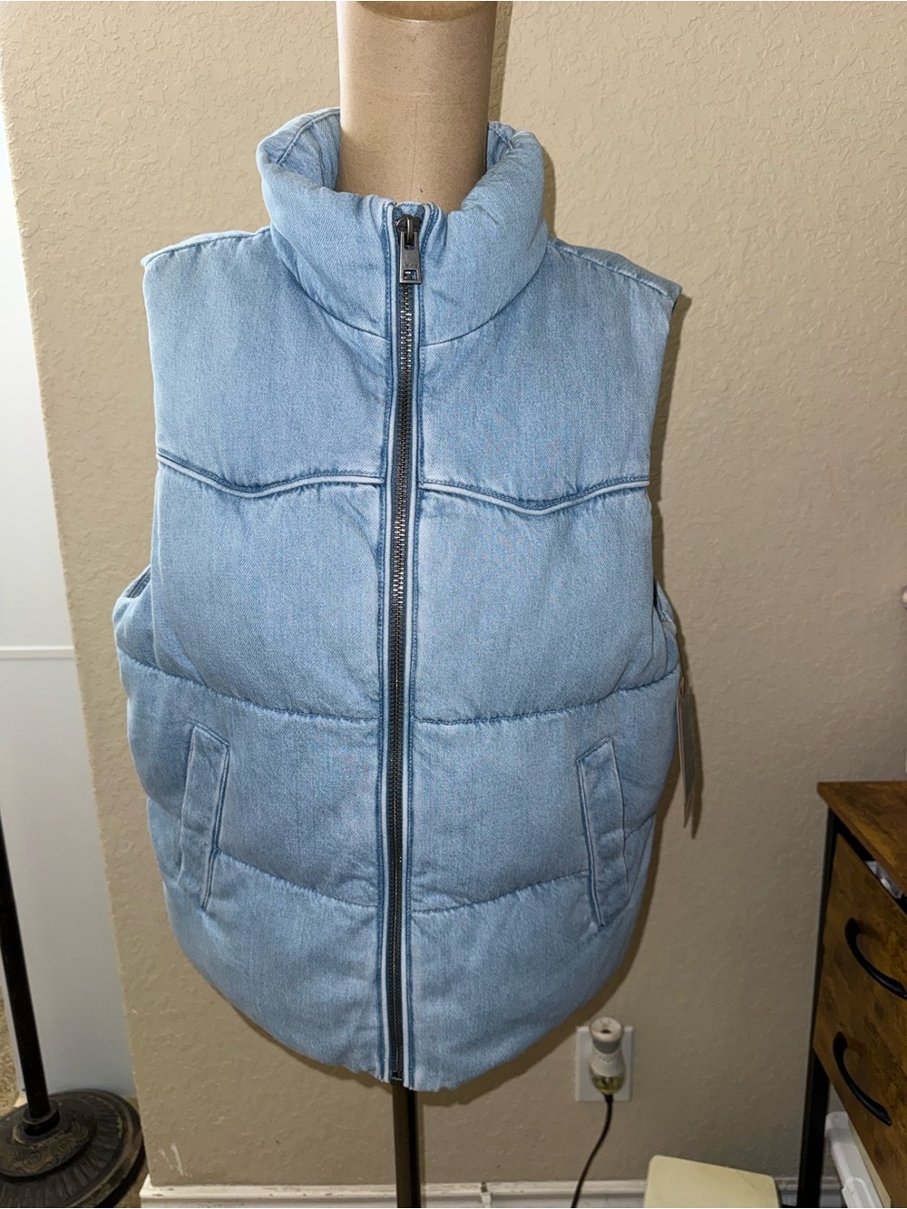 Women’s Levi Strauss & Co. puffer vest
